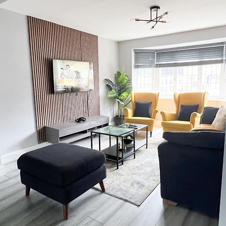 Вилла Beautiful Newly Renovated House In Rainham Essex Экстерьер фото