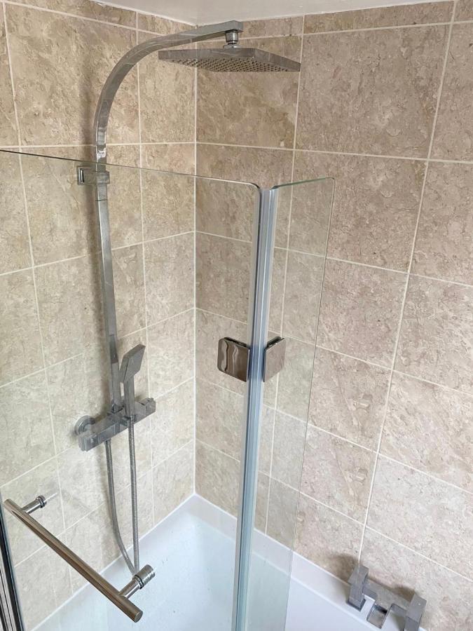 Вилла Beautiful Newly Renovated House In Rainham Essex Экстерьер фото