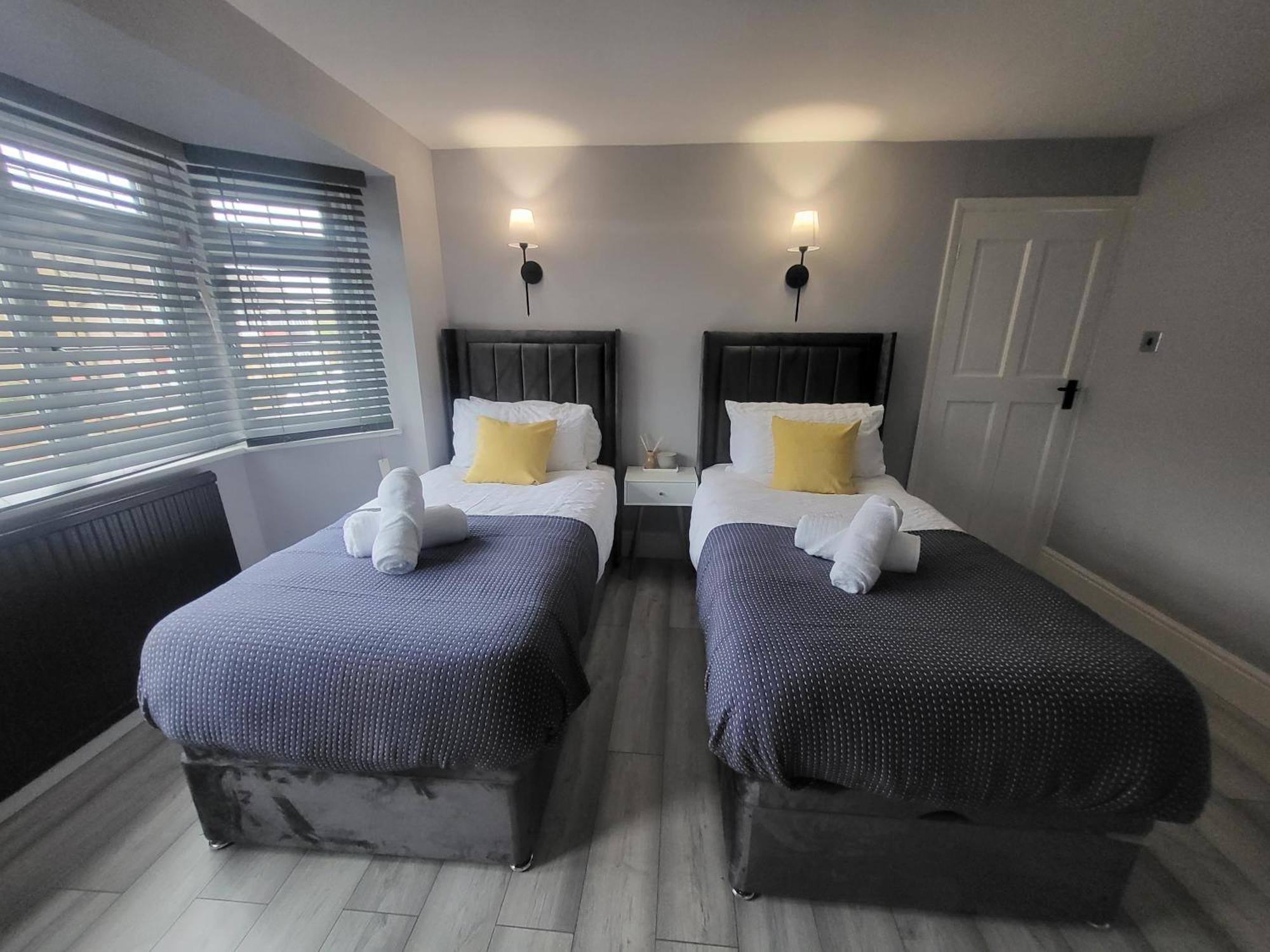 Вилла Beautiful Newly Renovated House In Rainham Essex Экстерьер фото