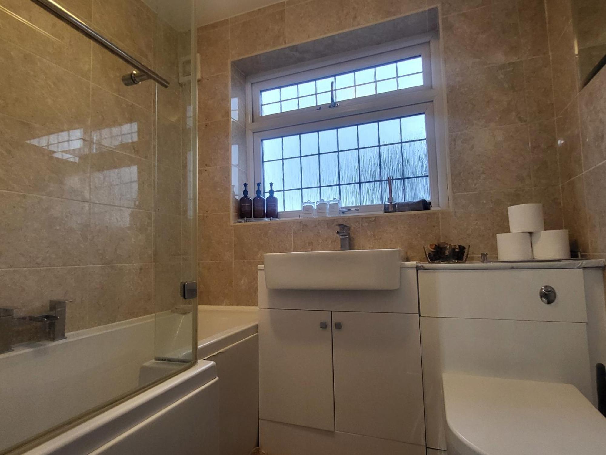 Вилла Beautiful Newly Renovated House In Rainham Essex Экстерьер фото