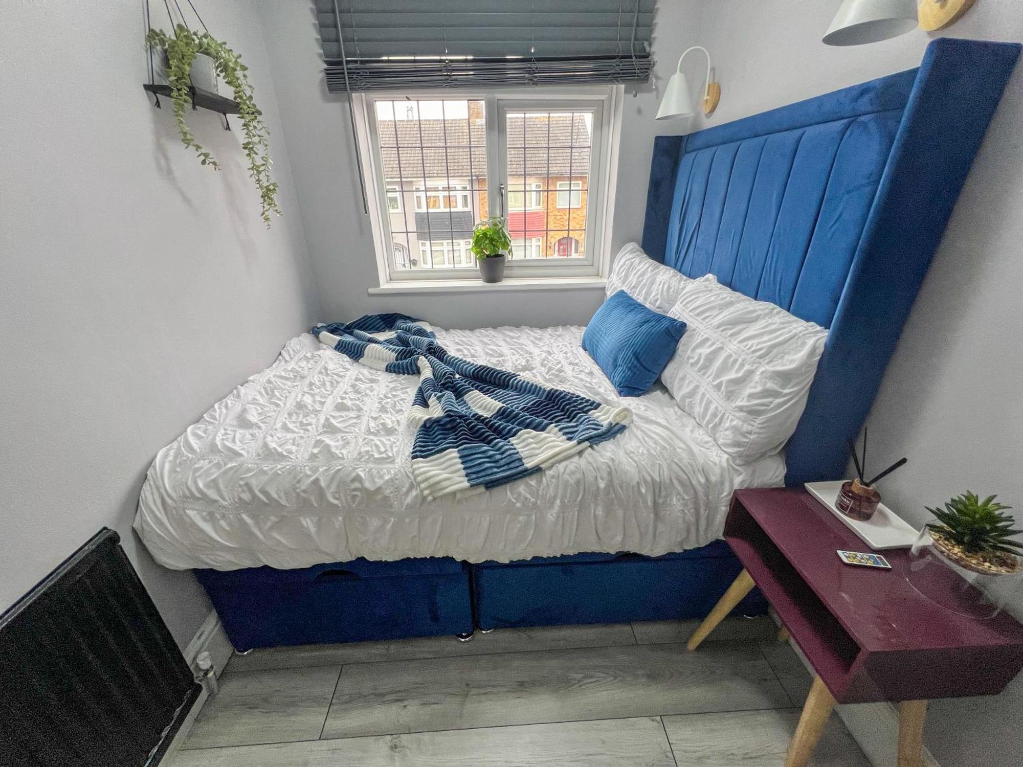 Вилла Beautiful Newly Renovated House In Rainham Essex Экстерьер фото