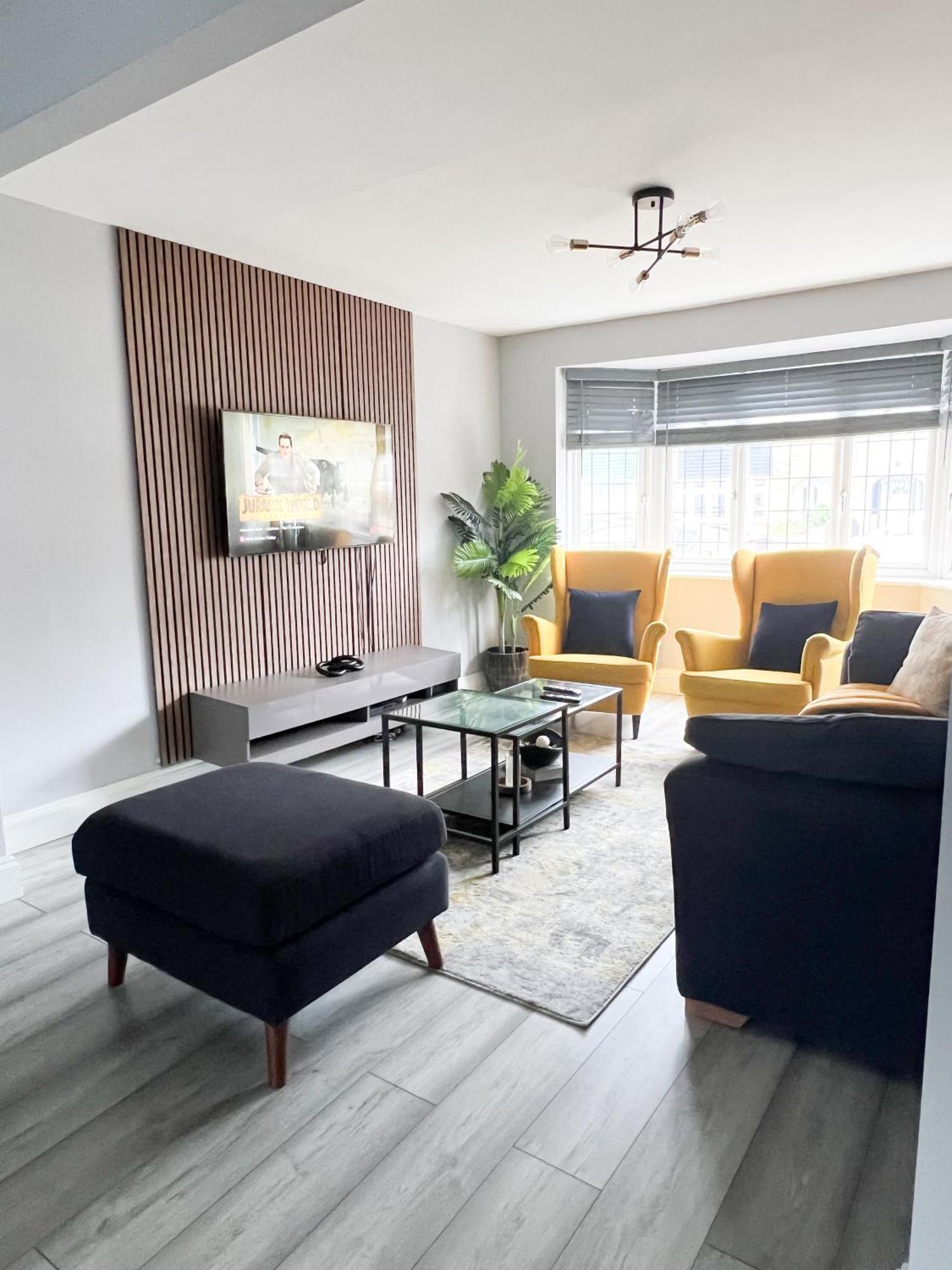 Вилла Beautiful Newly Renovated House In Rainham Essex Экстерьер фото