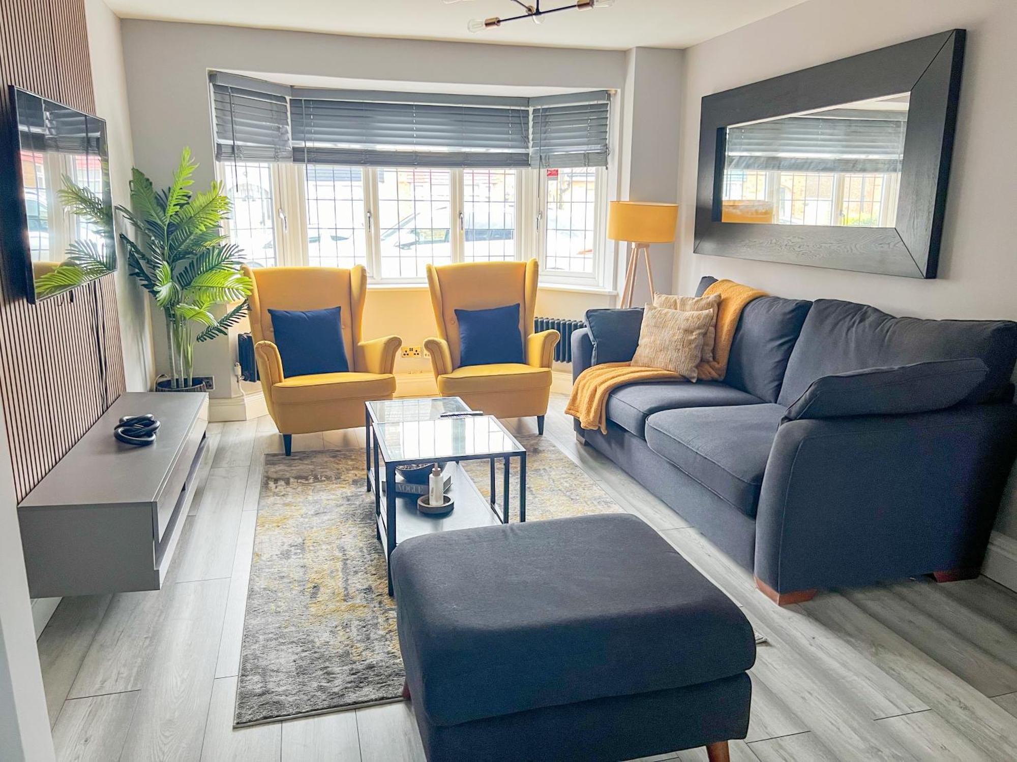 Вилла Beautiful Newly Renovated House In Rainham Essex Экстерьер фото